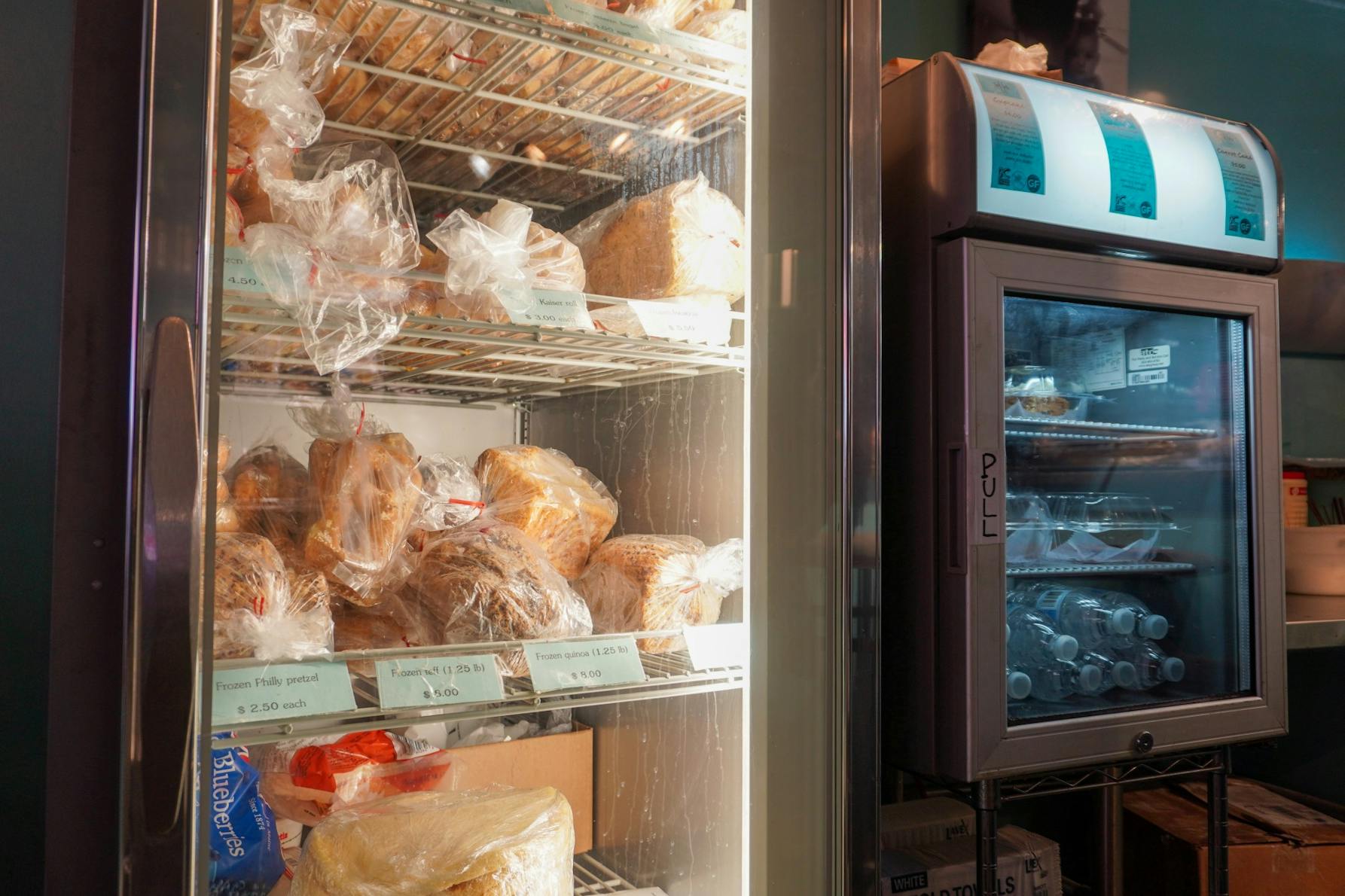 taffet's bakery : italian market (andrew yang)-9.jpg