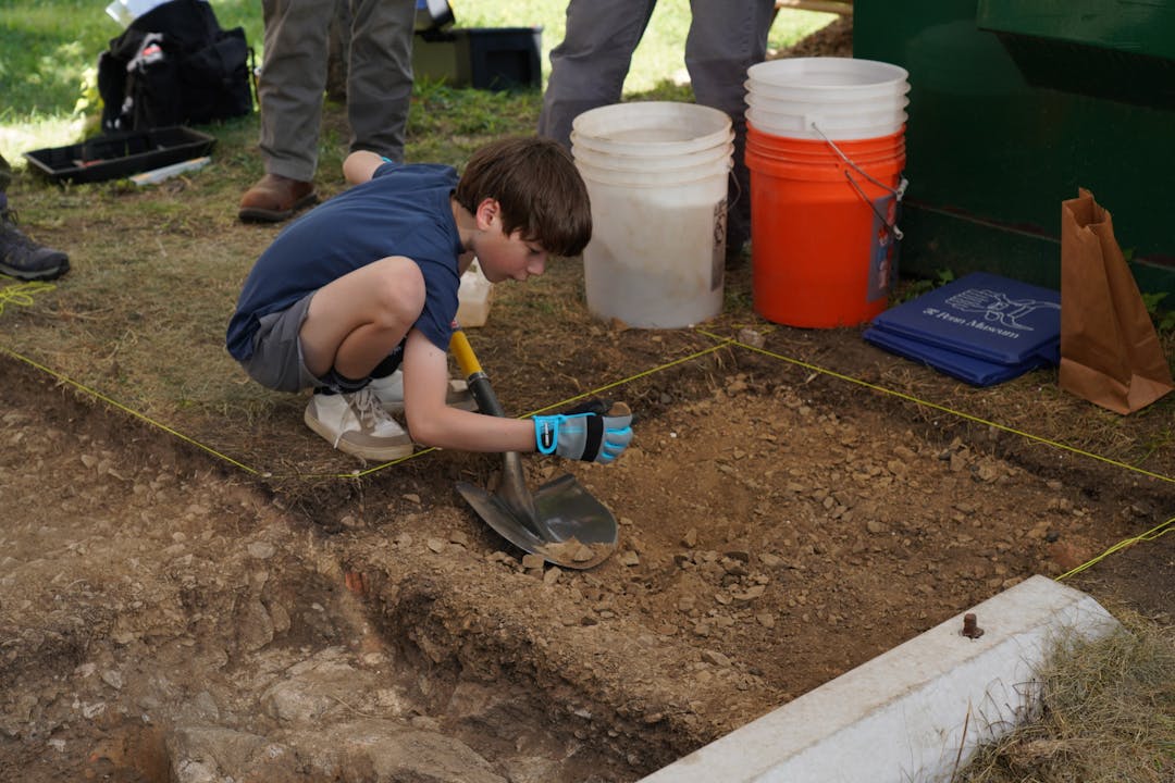 black bottom arch photo 4