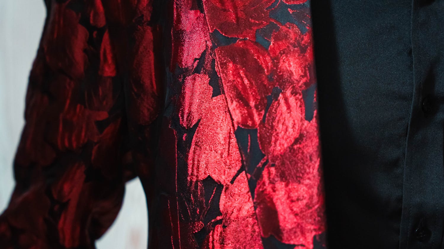 Veejay Floresca NYFW (Chenyao Liu) 2-1.jpg