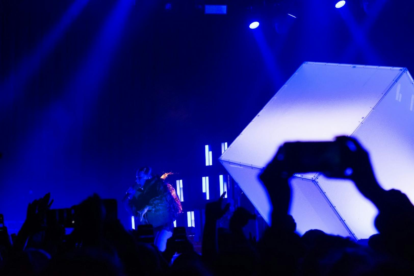 charli-xcx-union-transfer-mona-lee-6