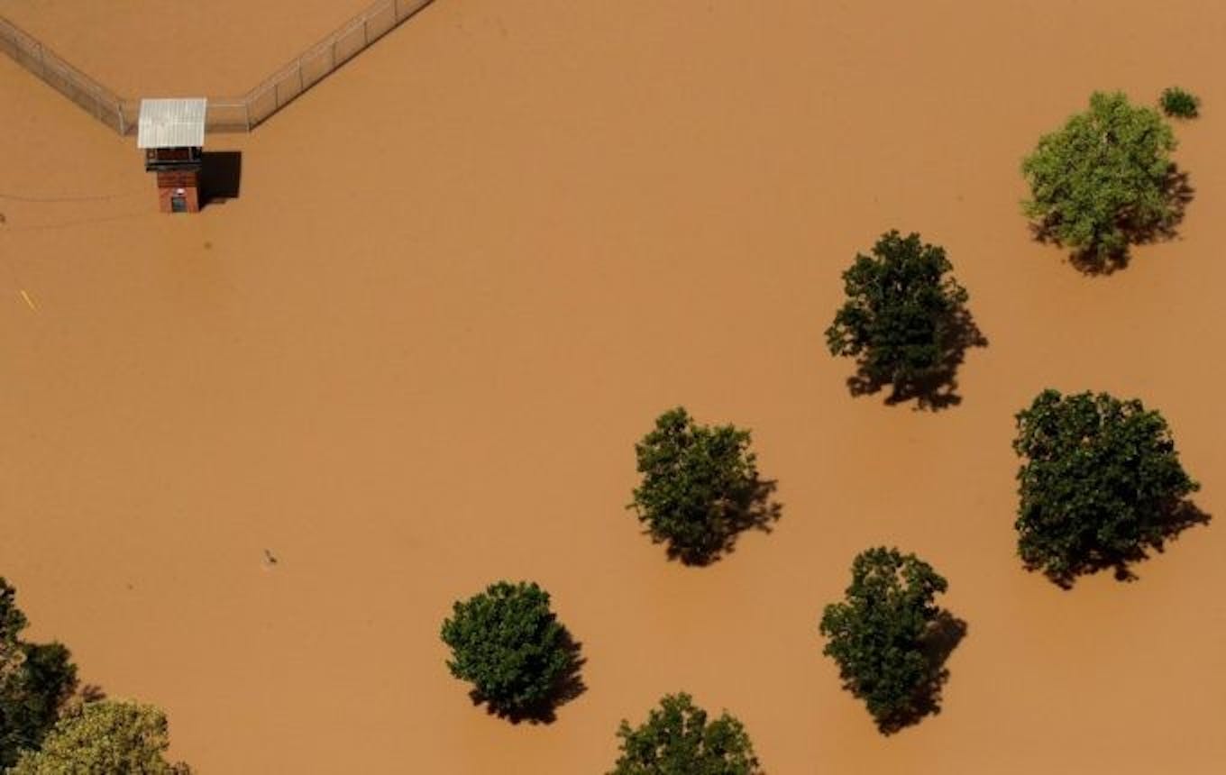 harvey flooded prison.jpg