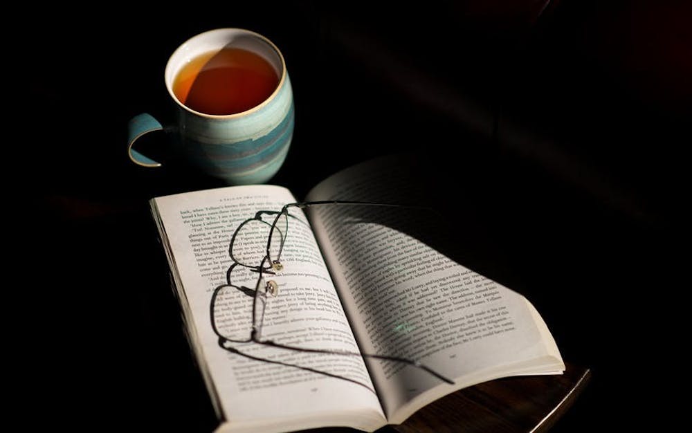 cup-of-tea-book-table-reading-159788.jpg