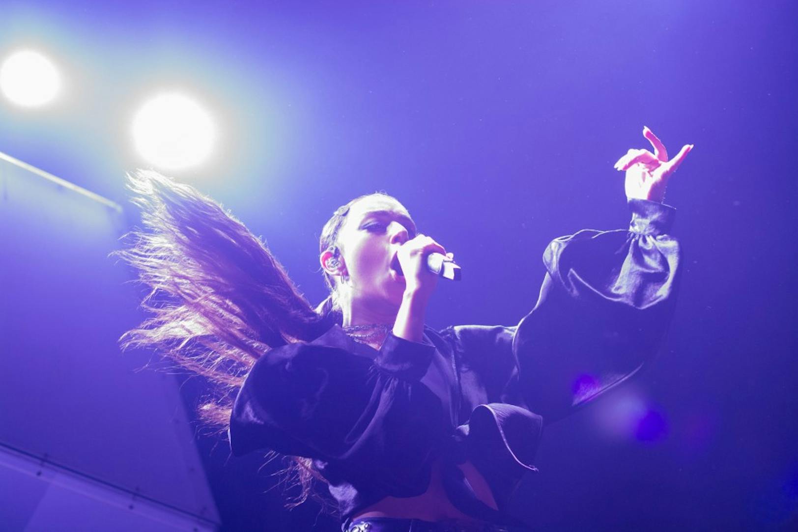 charli-xcx-union-transfer-mona-lee-1