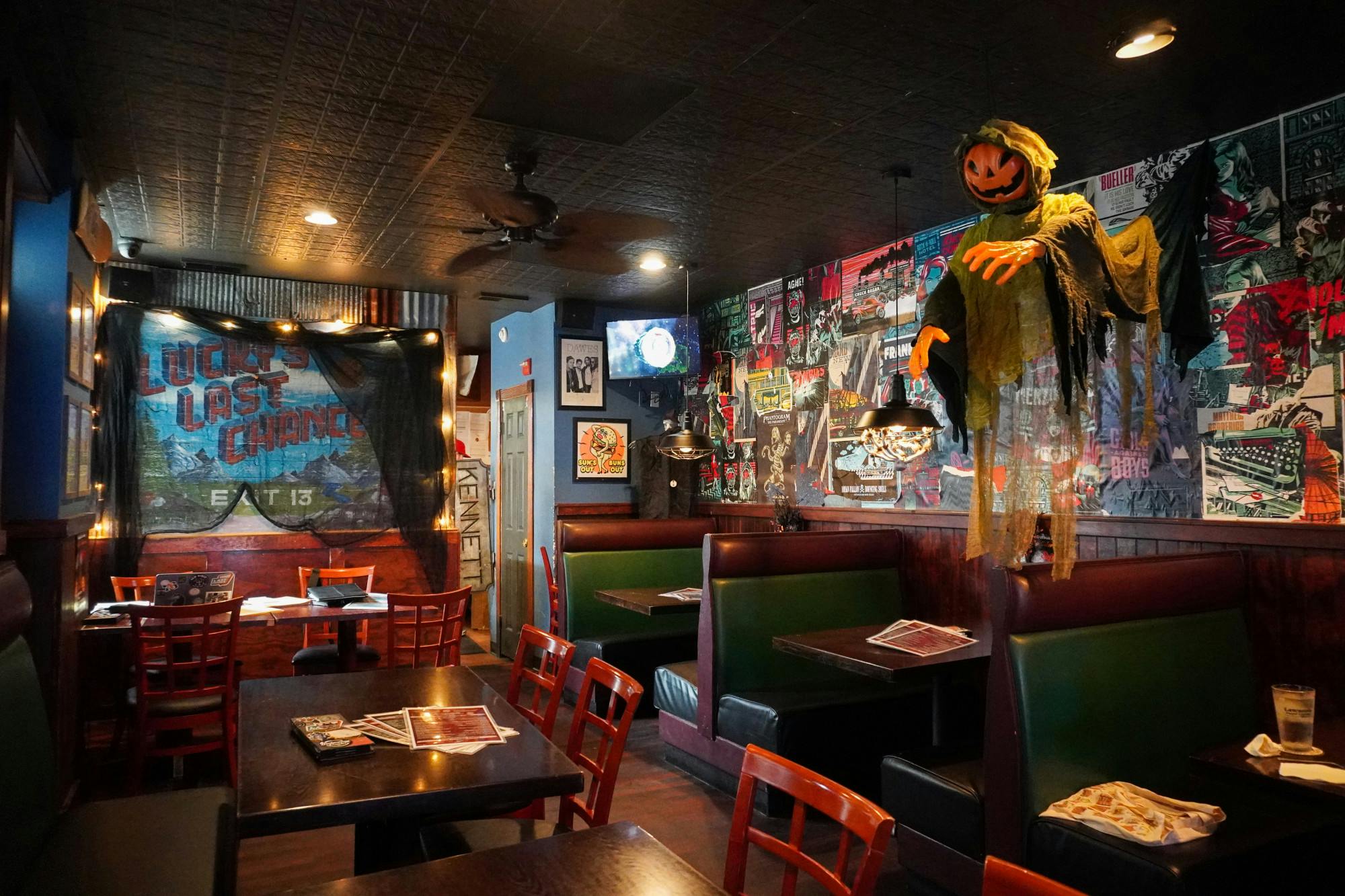 10-06-23 Lucky's Last Chance Kitchen (Anastasia Russell)-02.jpg