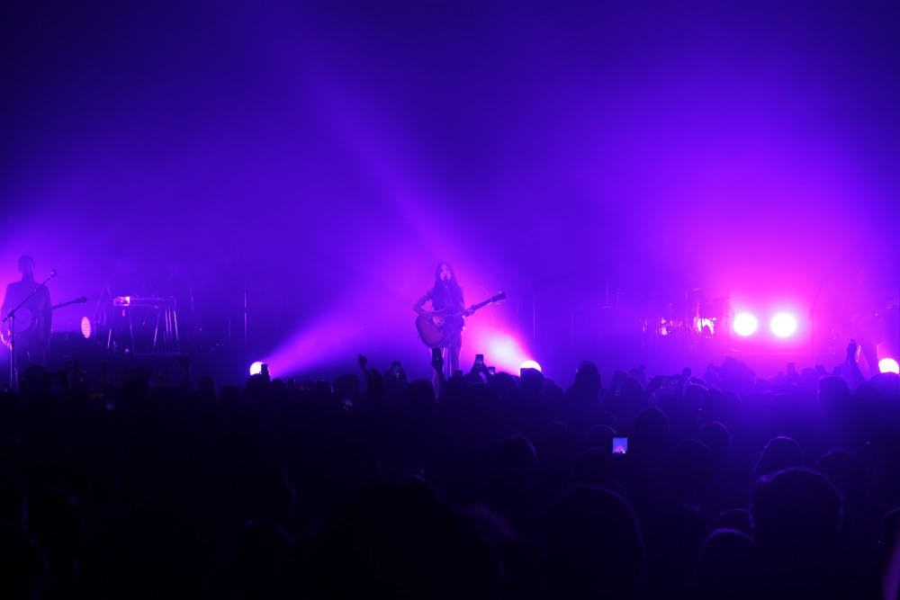 kacey-musgraves-met-noa-jett-7