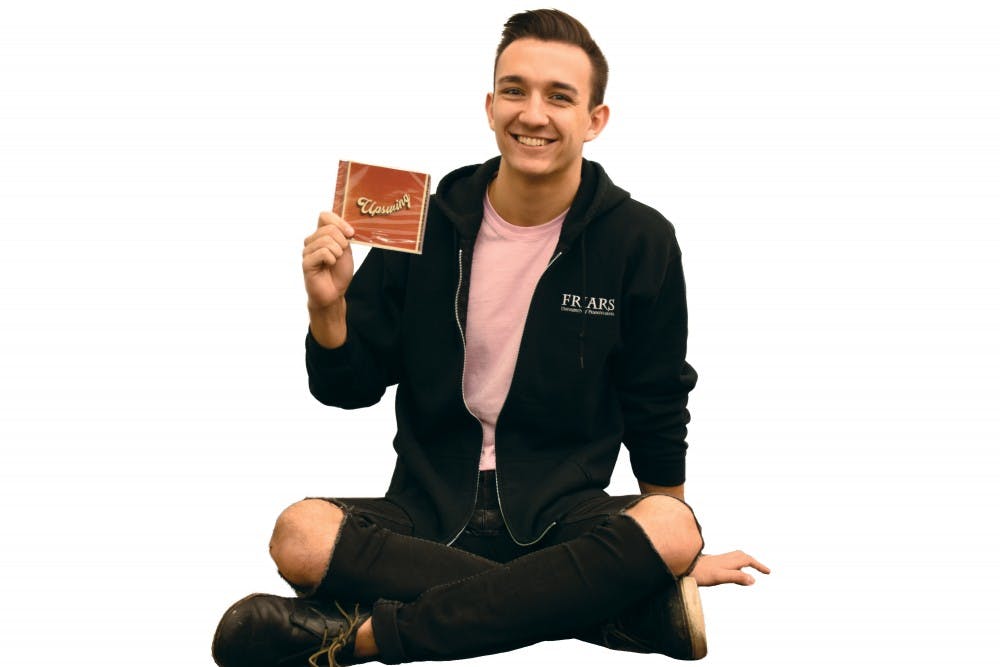 Sitting (Cut)onlinew.jpg