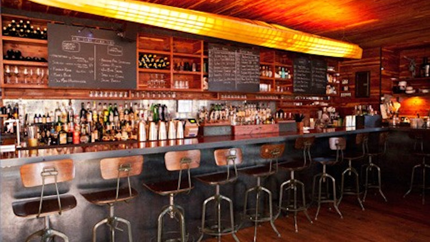 Dram
Fall Drink Editorial
Male Bartender in black shirt is Talent Released
Thomas Chadwick, 10/20/2011