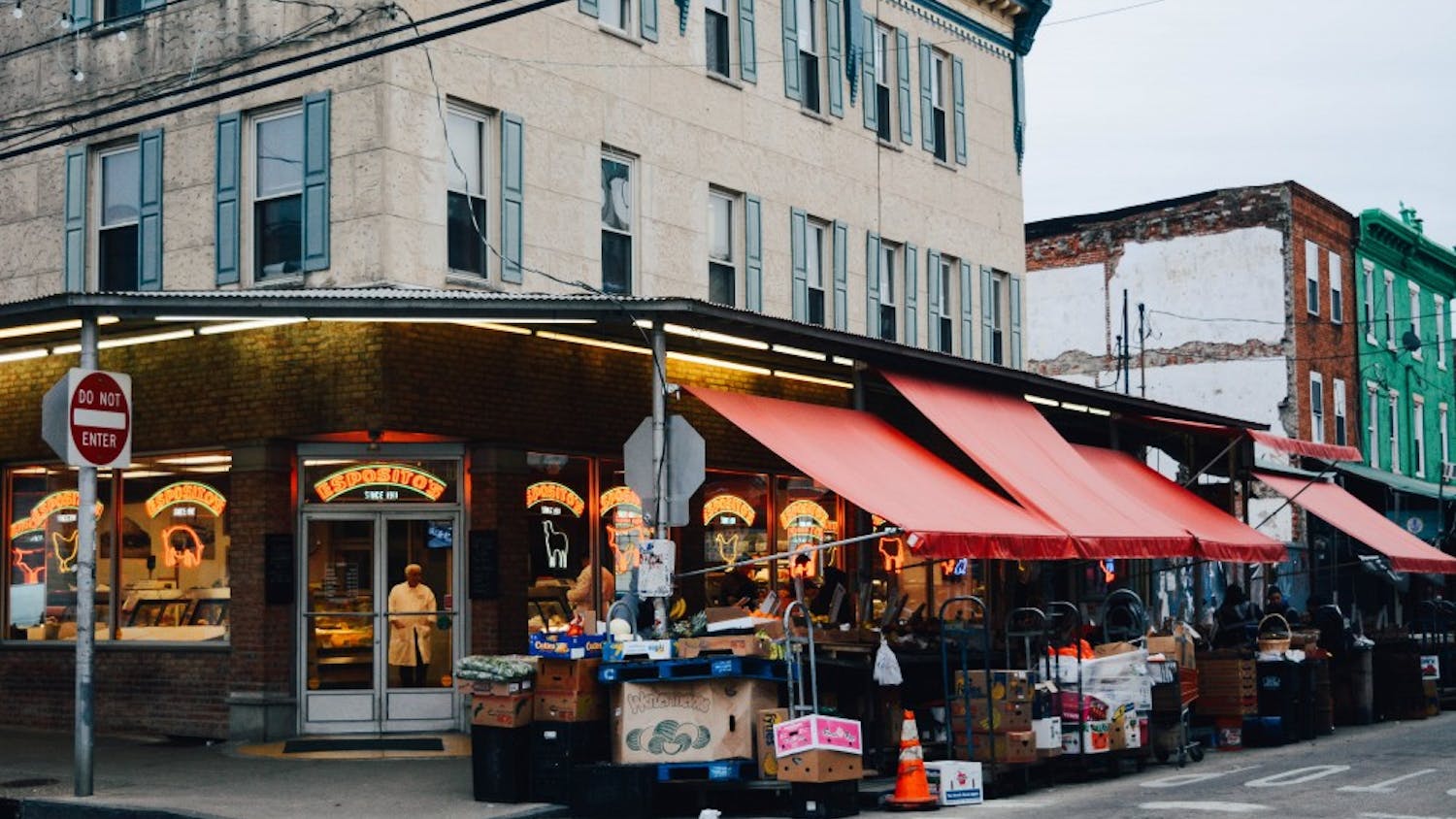 DININGGUIDE_ItalianMarket_MonaLee