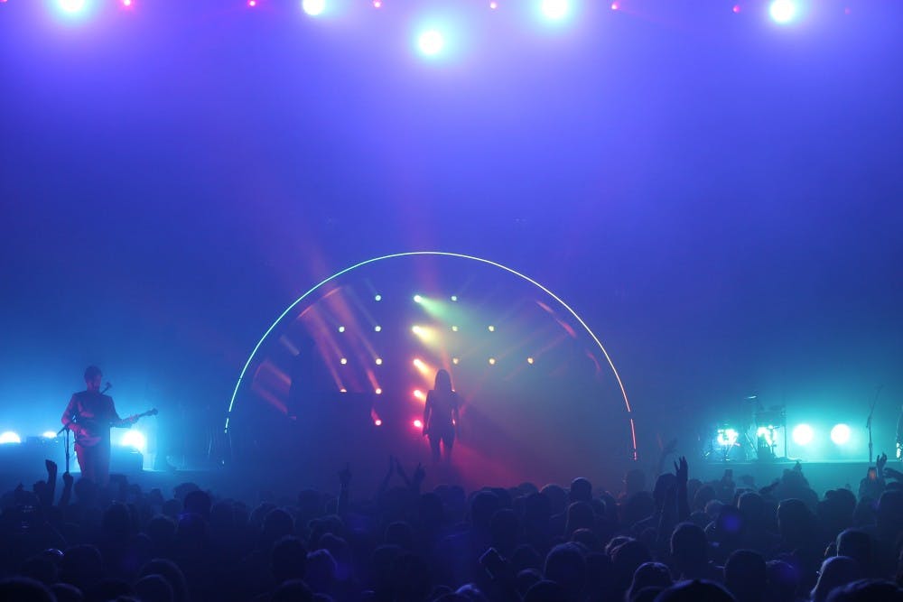 kacey-musgraves-met-noa-jett-2