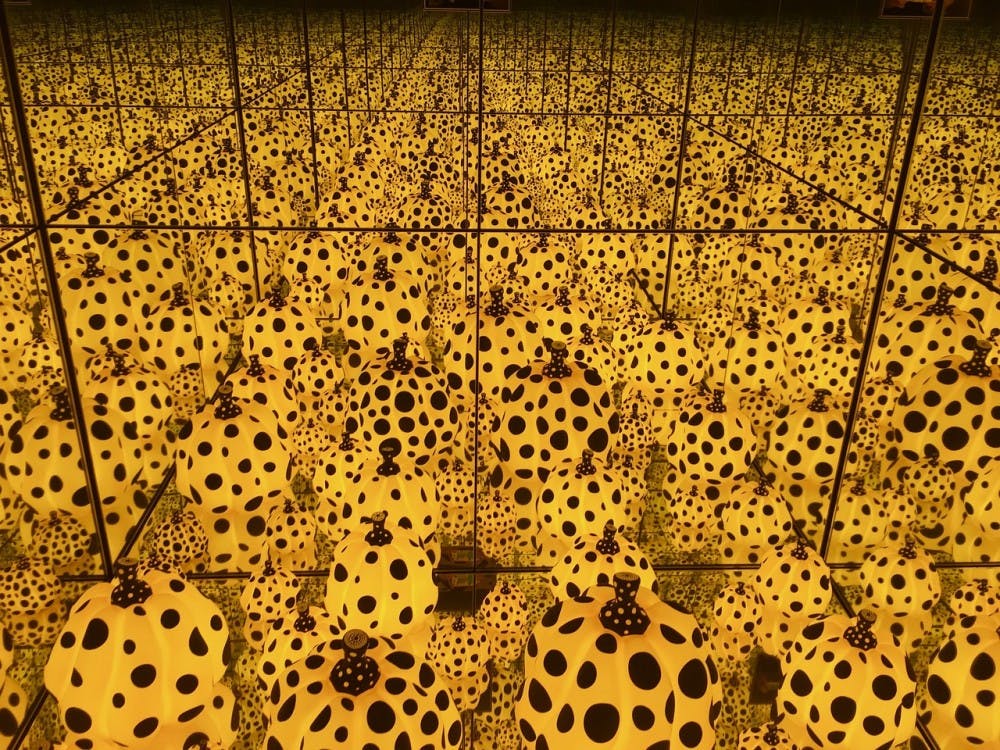 yayoi-kusama-pumpkin-room