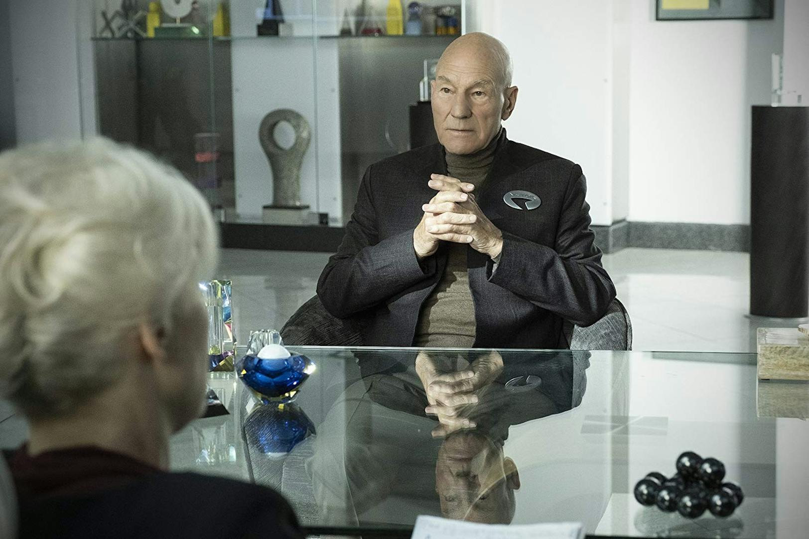ann-magnuson-patrick-stewart-star-trek-picard.jpg