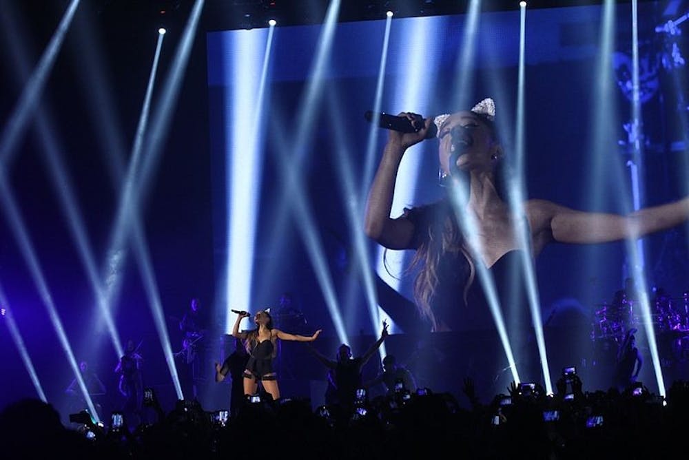 Ariana_Grande_-_The_Honeymoon_Tour_Live_Jakarta_(4).jpg