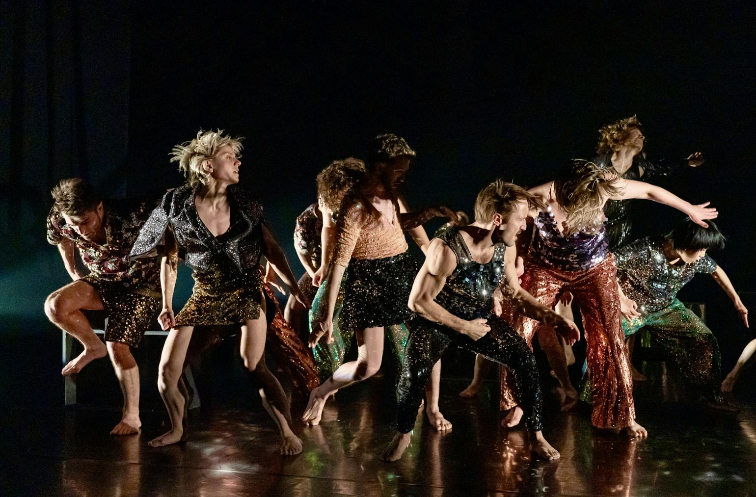 PLA04-Performance - By Vanessa Fortin with Alexandre Carlos+Sophie Breton+Nicholas Bellefleur+Milan Panet-Gigon+Marine Rixhon+Evelynn Yan - Montréal Danse Danse.jpg