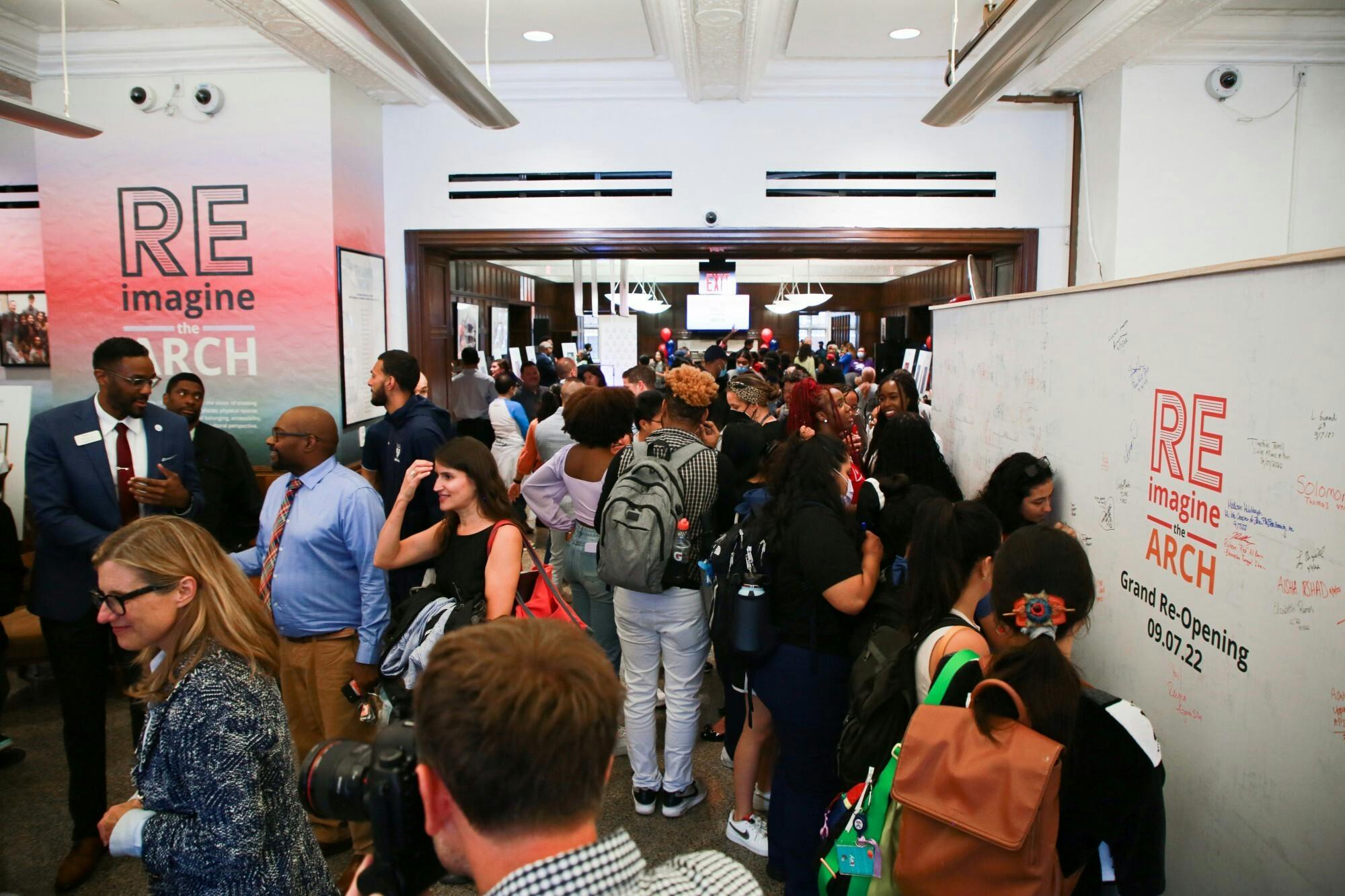 09-07-22 arch reopening (Jesse Zhang).jpg