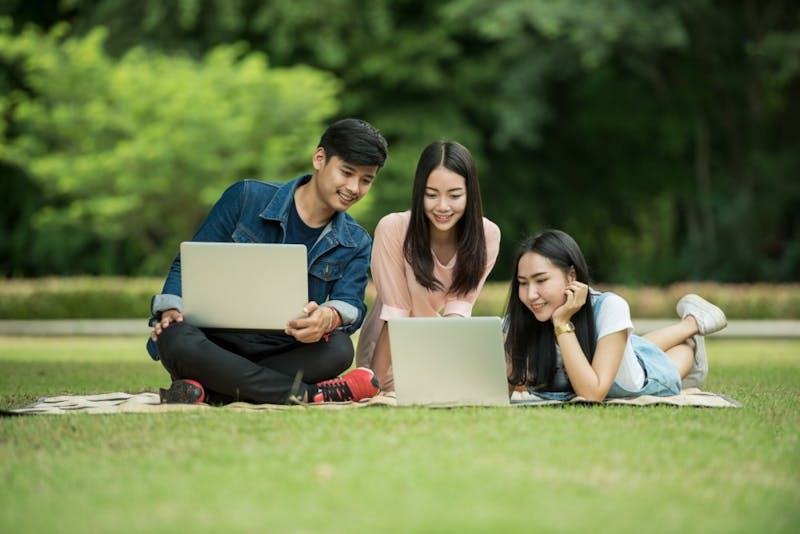 Student Getting All News Coverage Through Social Osmosis