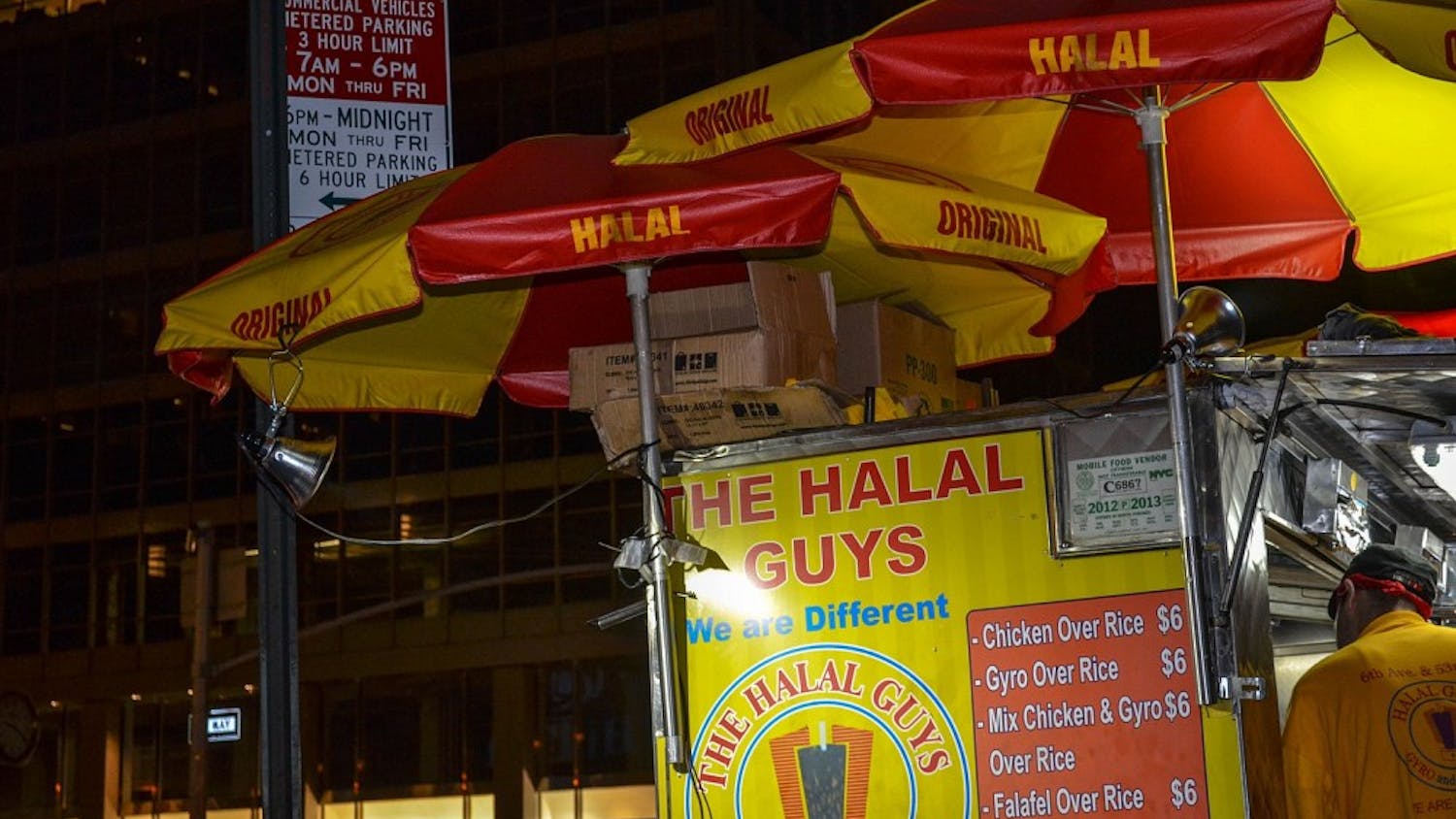 1600px-The_Halal_Guys_NYC.jpg