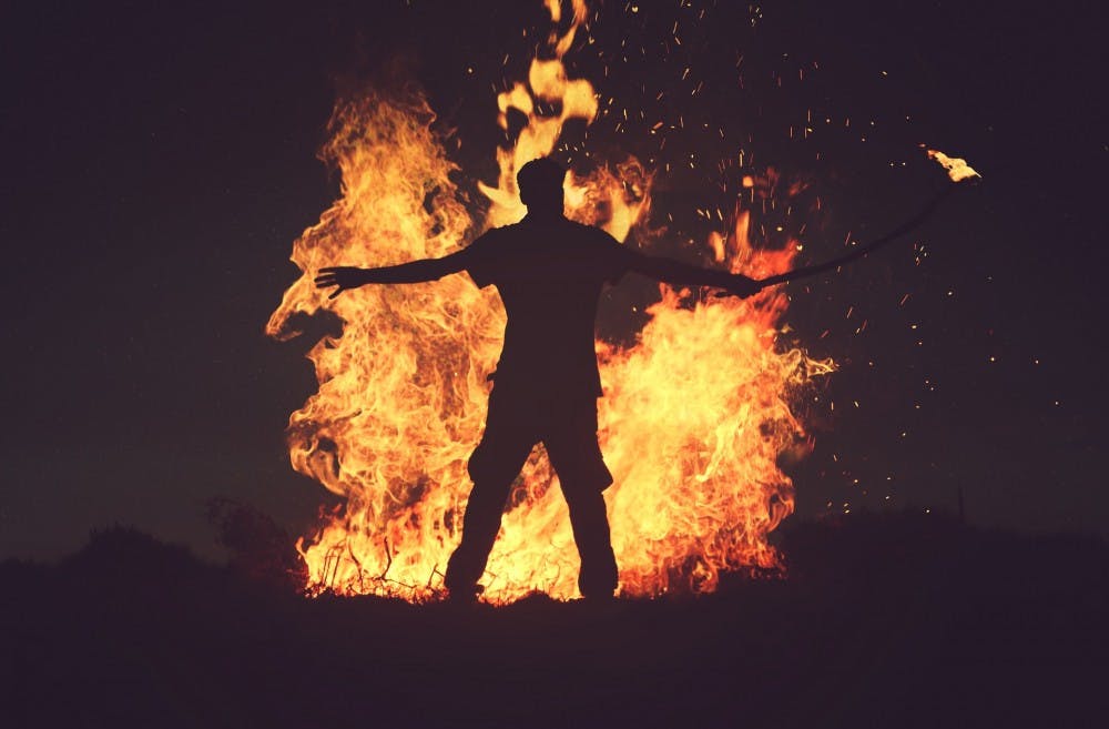 fire-2593636_1920