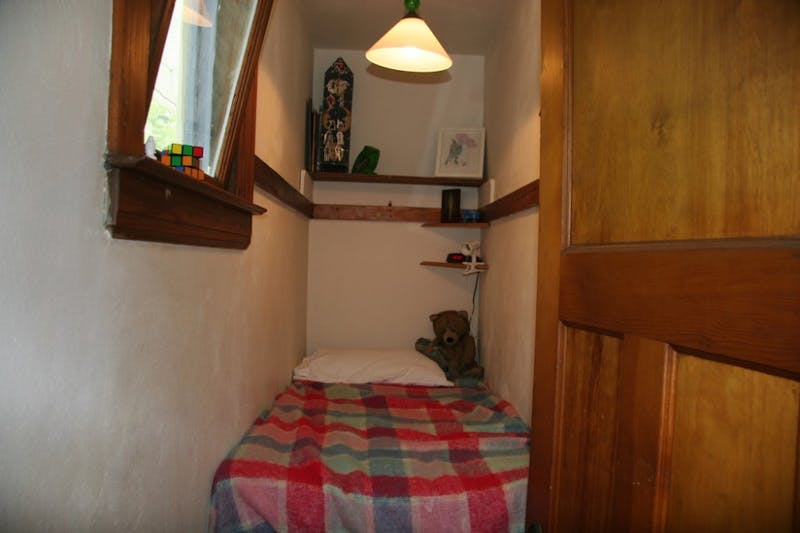 Sad: Student Got an A in 'Negotiations' but Has the Smallest Bedroom in His House