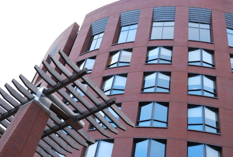 Wharton MBAs Decide to Network in Front of Huntsman Escalator, Make Everyone Late to Class