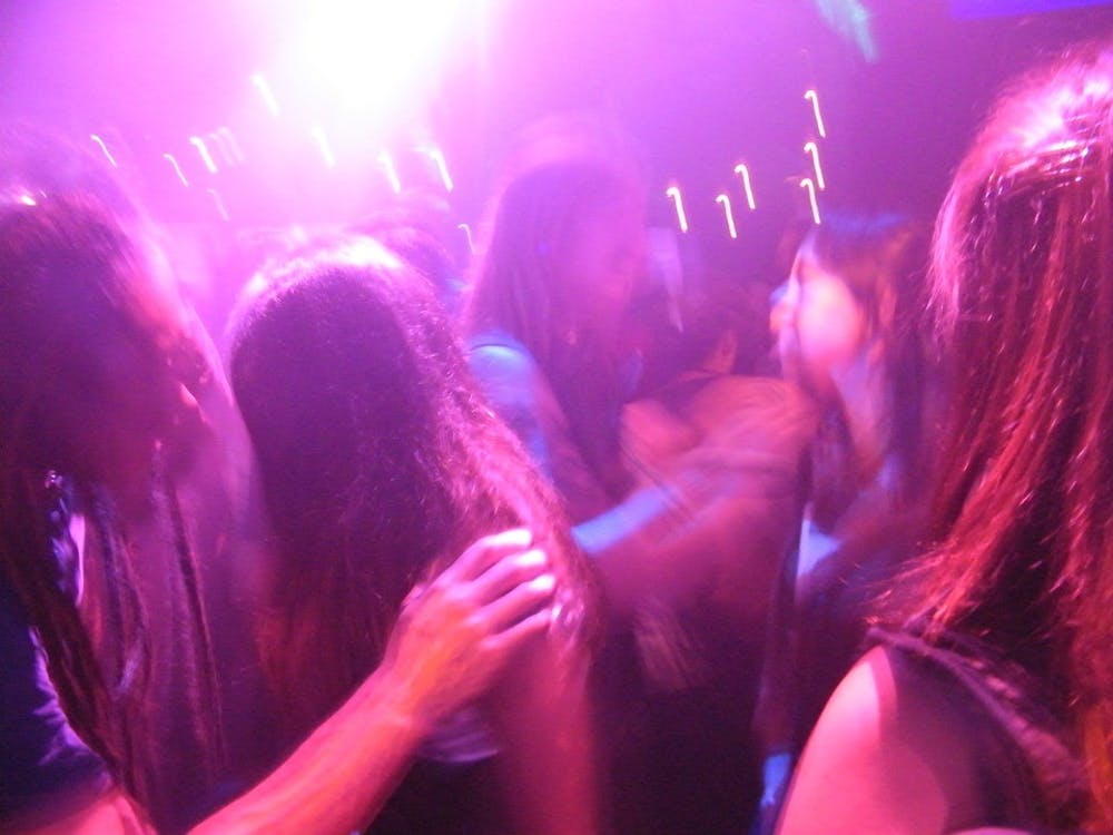 dancers-club-clubbing-disco-night-dancing-music-206742