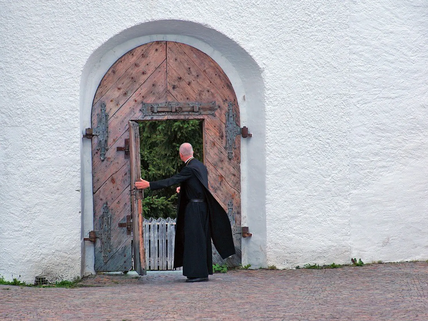 Friar Door Hospitality Convent Abbey Father