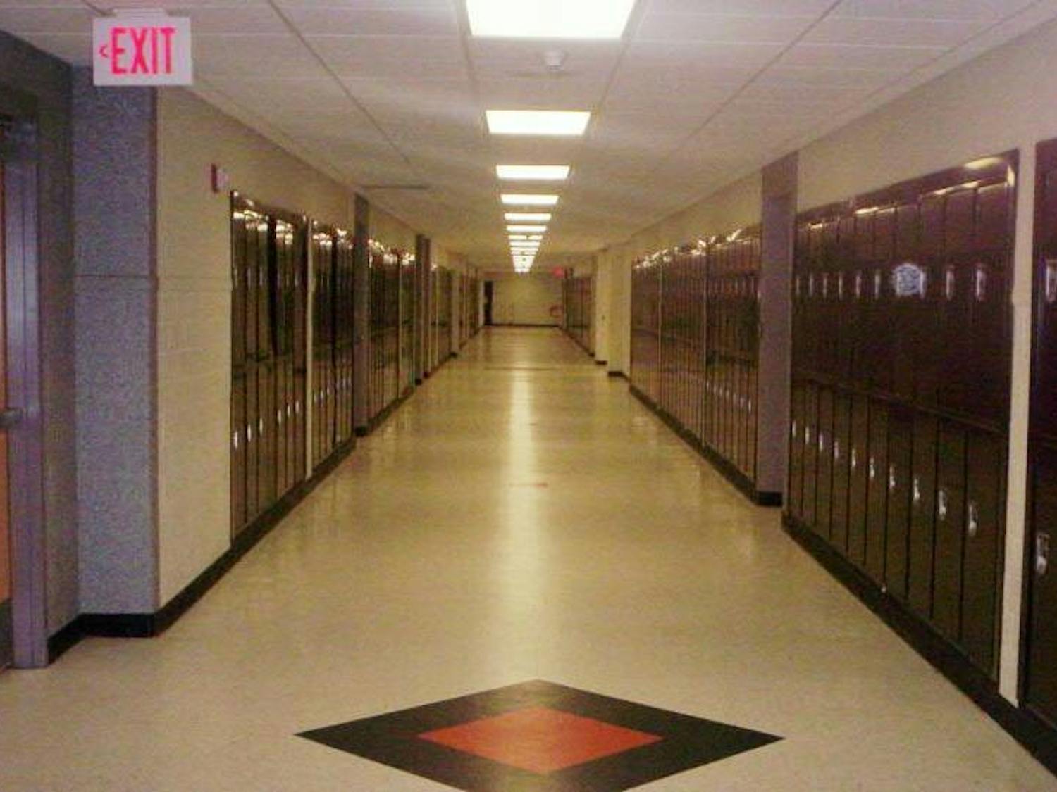 Middletown_High_School_North_Hall.jpg