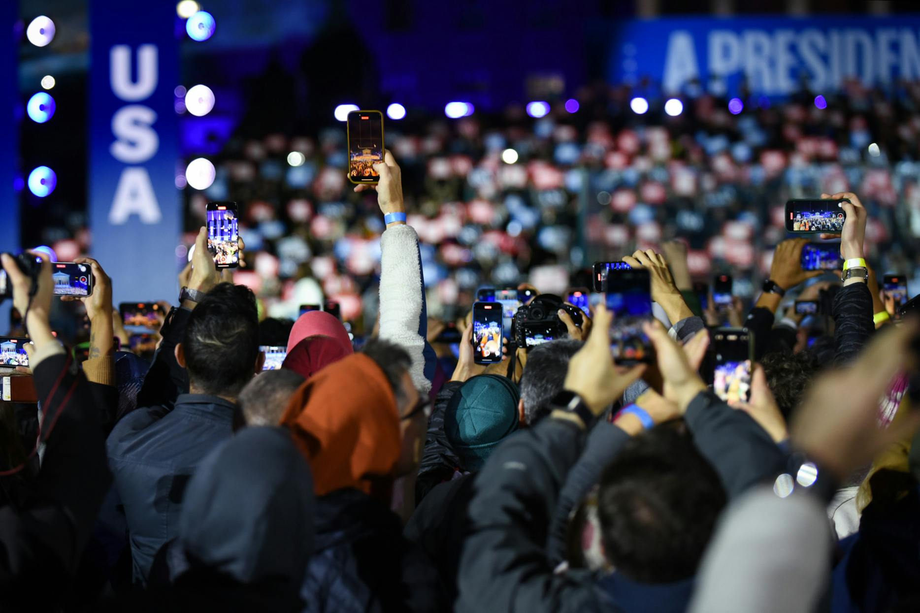 11-04-24 Harris Rally (Chenyao Liu) 3.jpg