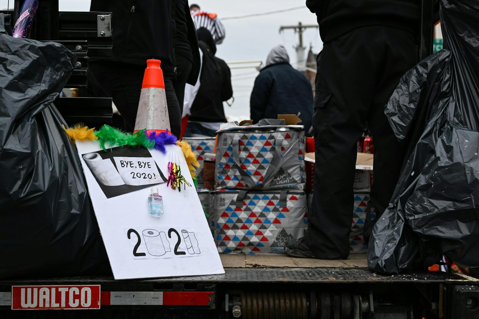 01-01-21 Mummers Protest Bye 2020 2021 (Kylie Cooper).jpg