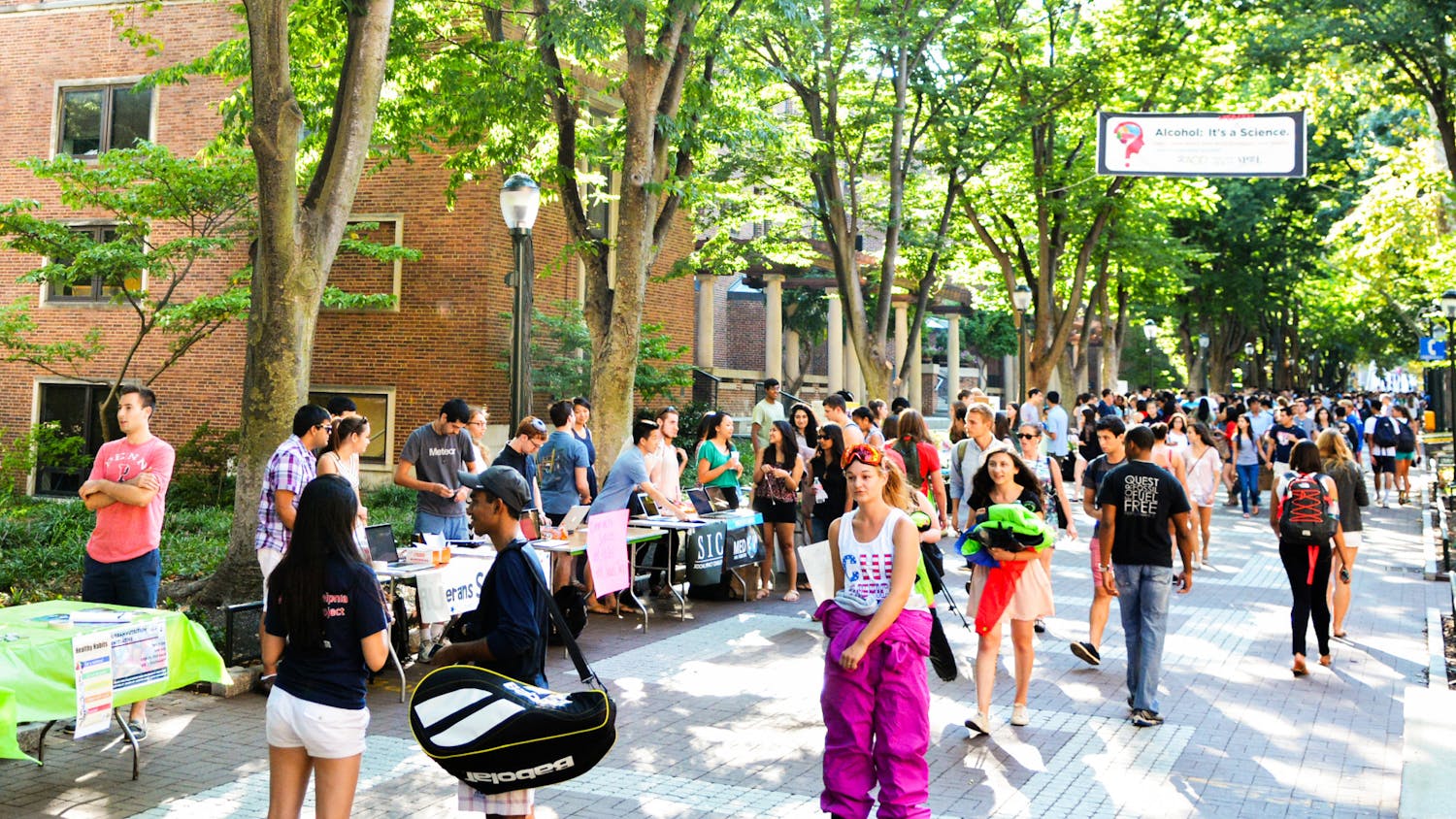 08-28-14 SAC Student Activities Fair (Yolanda Chen).jpg
