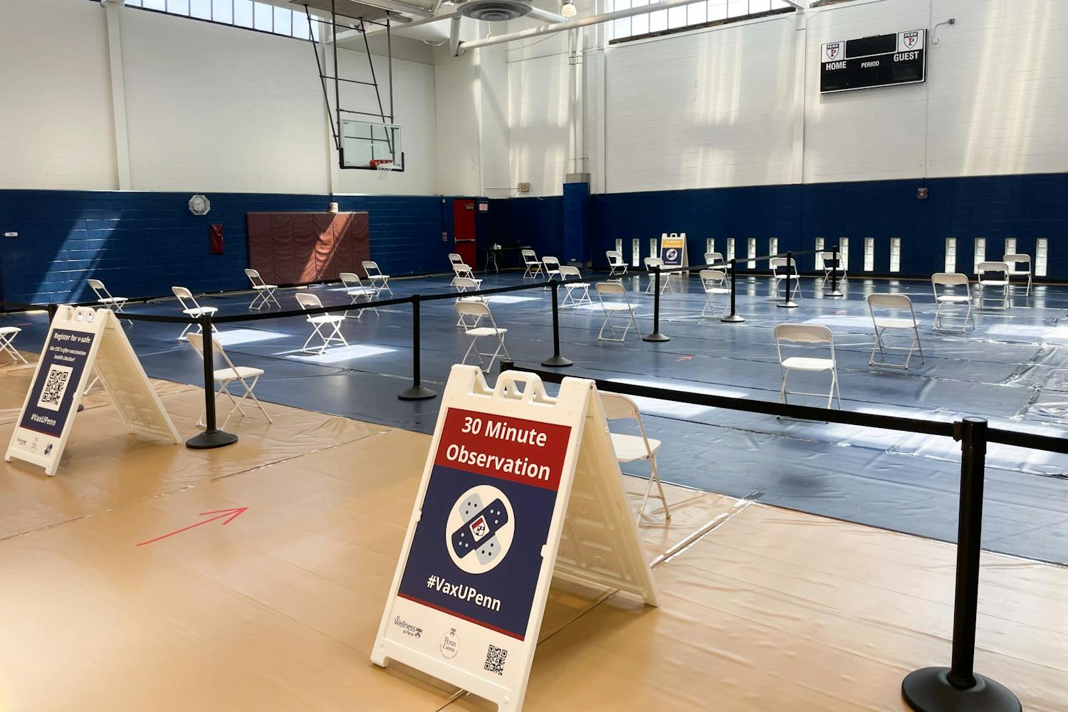 4-13-21 Gimbell Gym Covid Vaccine Penn (Jonah Charlton)