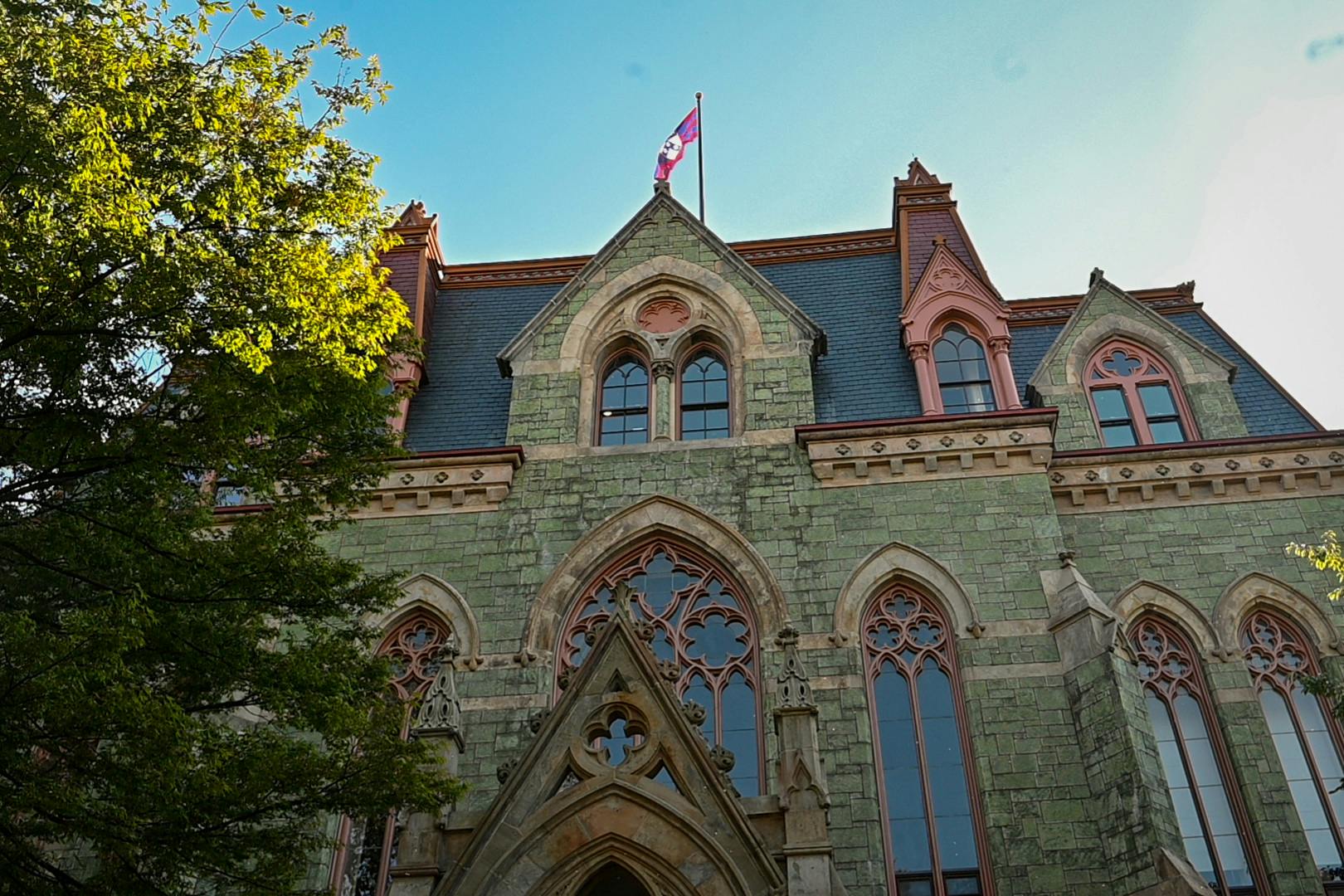 09-28-25 College HallPhotowalk (Connie Zhao).jpg
