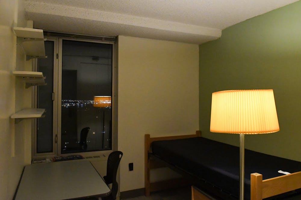 empty-high-rises-room-rodin