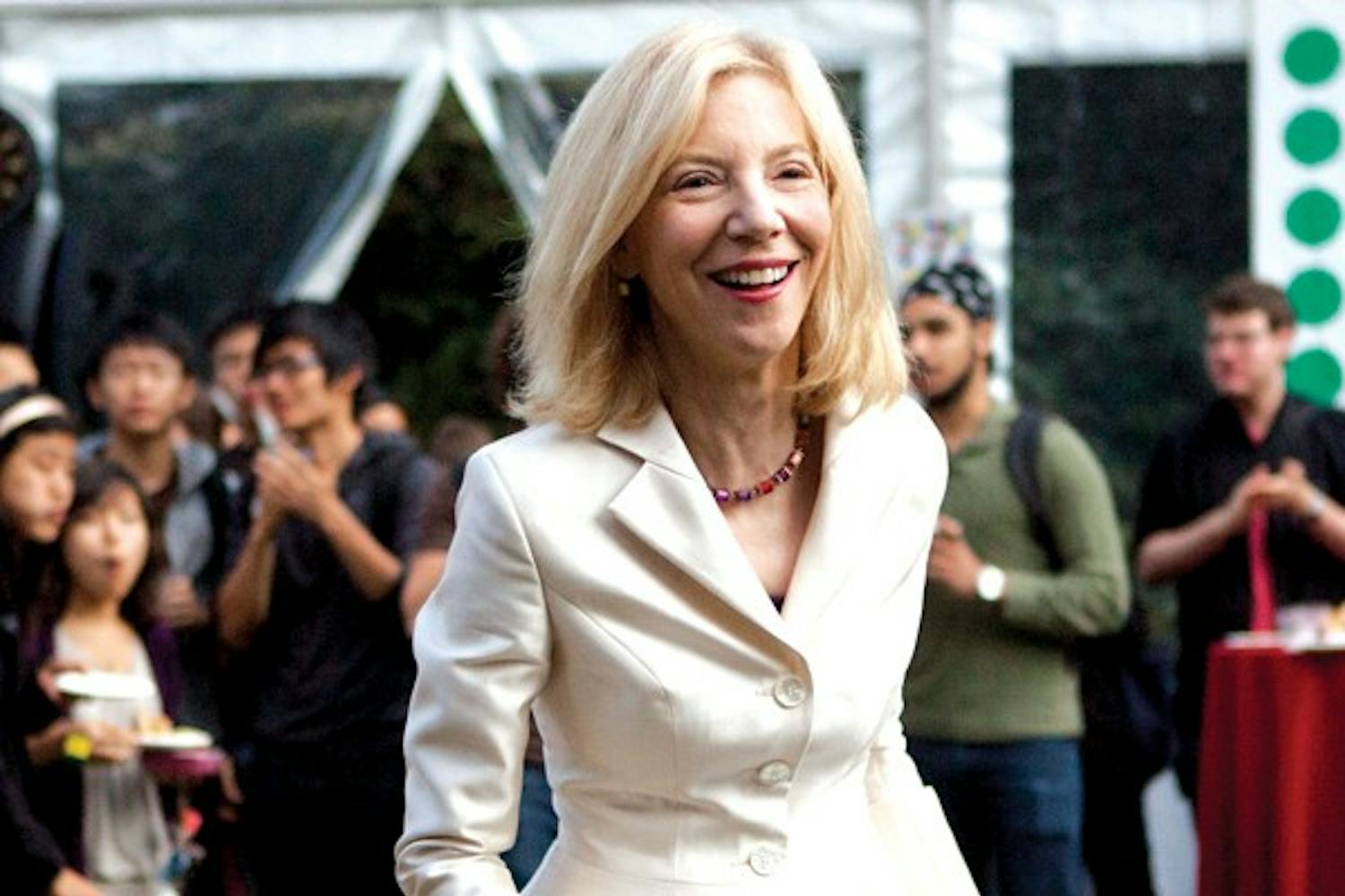 President Amy Gutmann hosts a "Welcome Back" picnic for the sophomore class