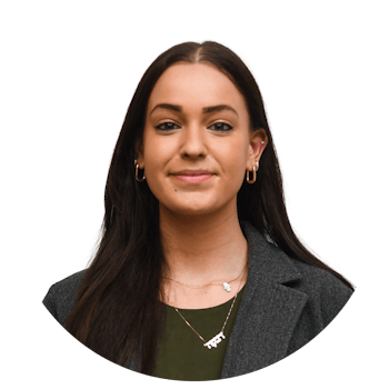 Riane Lumer Headshot