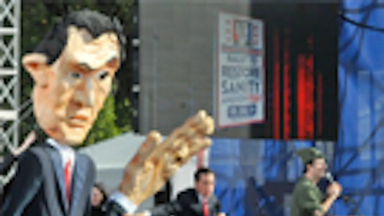 Colbert, Stewart rally in D.C.