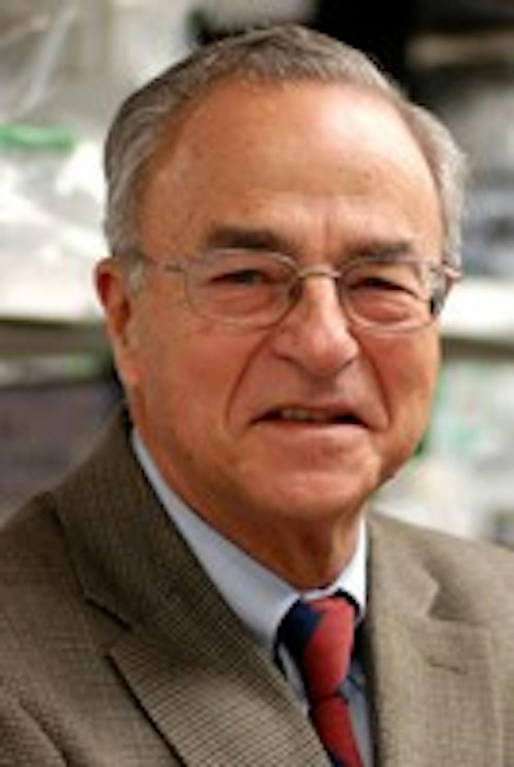 <p>Professor <strong>Gustavo Aguirre</strong></p>