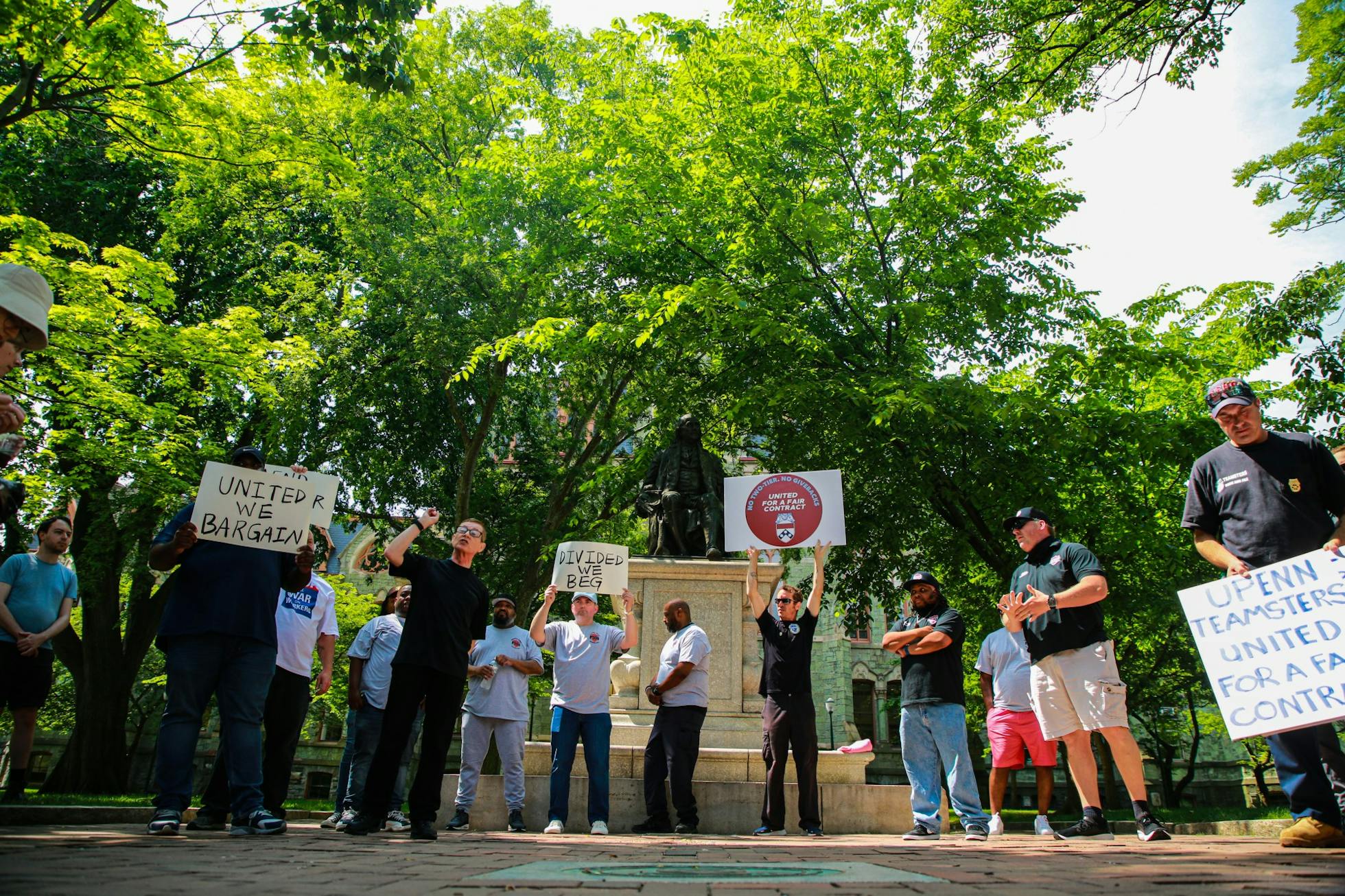 06-02-22 PSOU security officer housekeeping protest (Jesse Zhang)-09.jpg