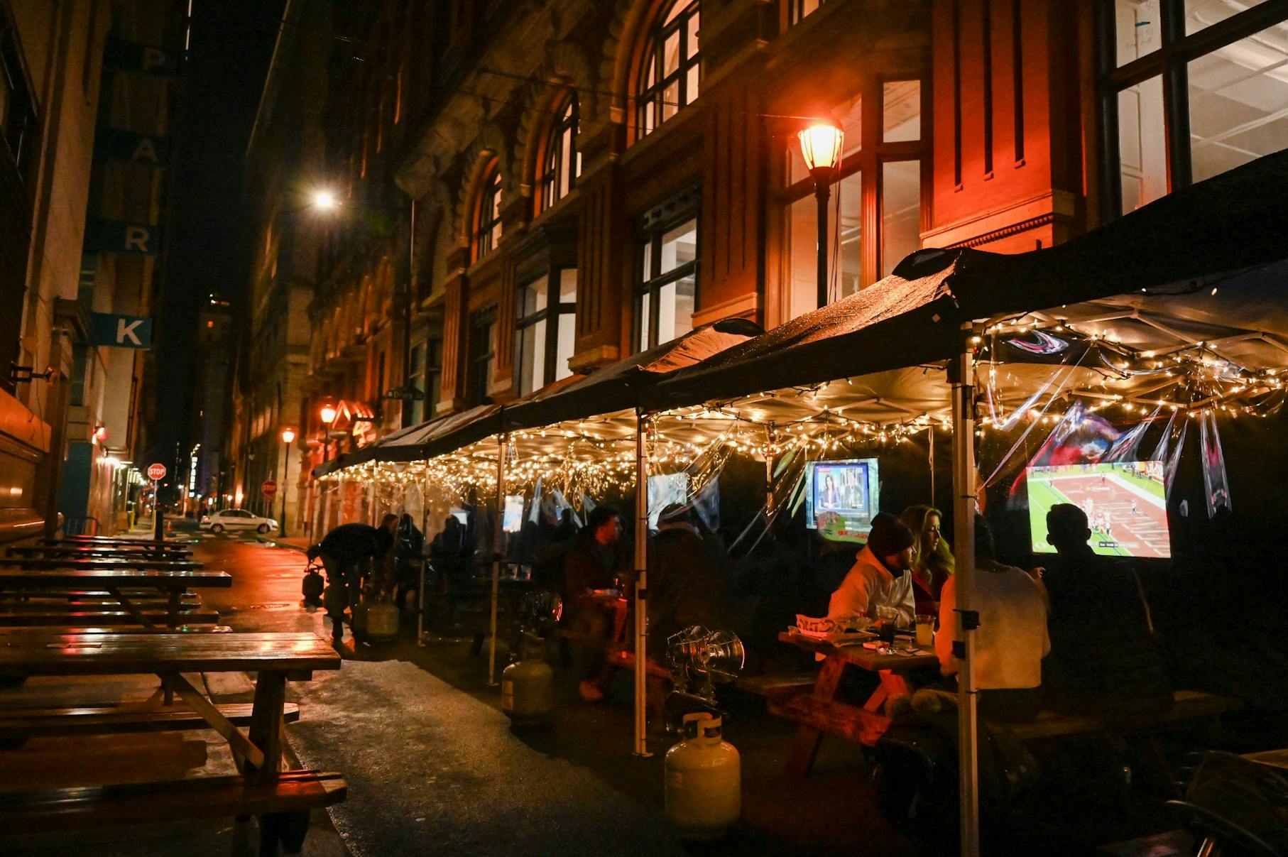 Superbowl 2021 Tables.jpg