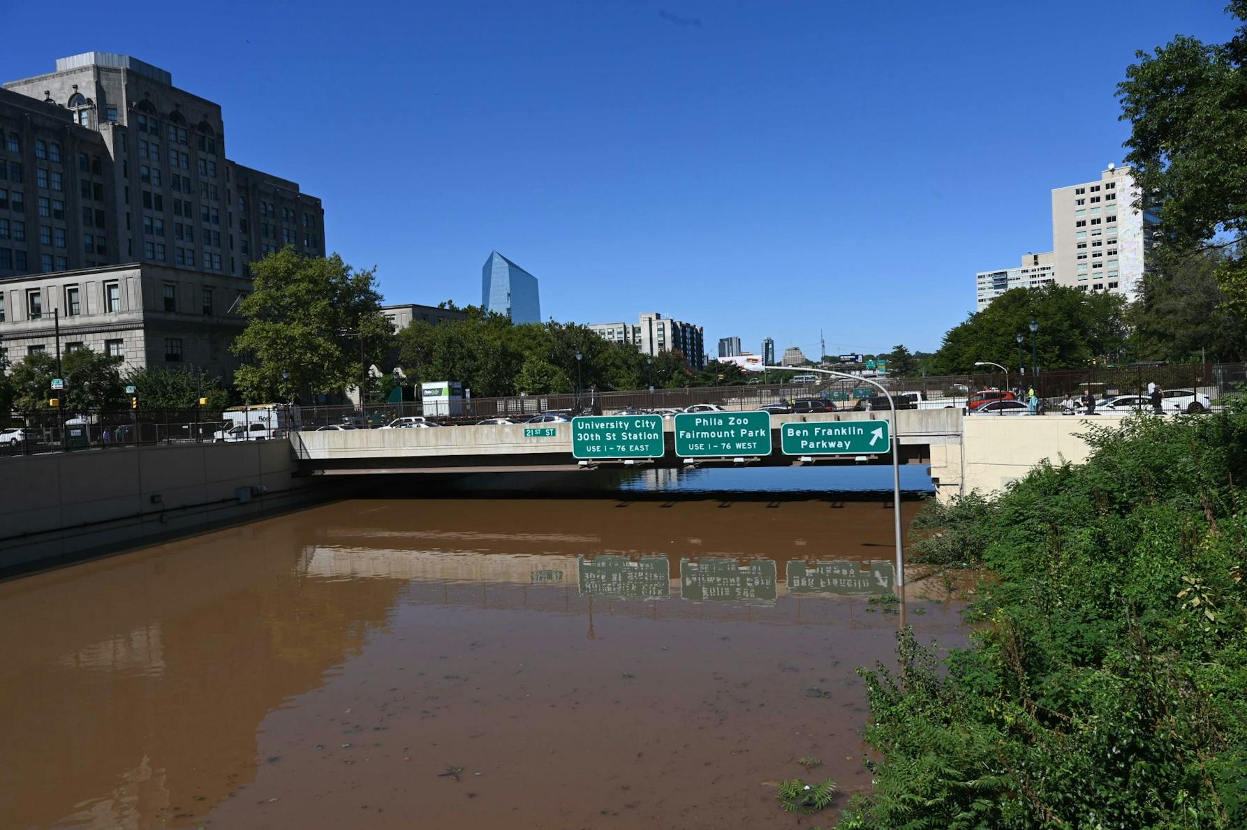 I-676 flooded from Schuylkill River