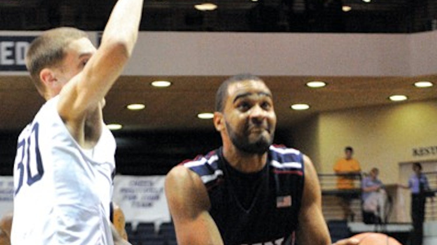 Men's basketball defeats Monmouth