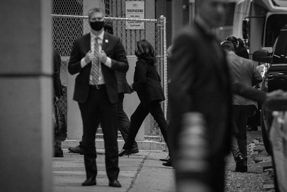 kamala-harris-philadelphia-biden-campaign-headquarters-september-17-2020-bw