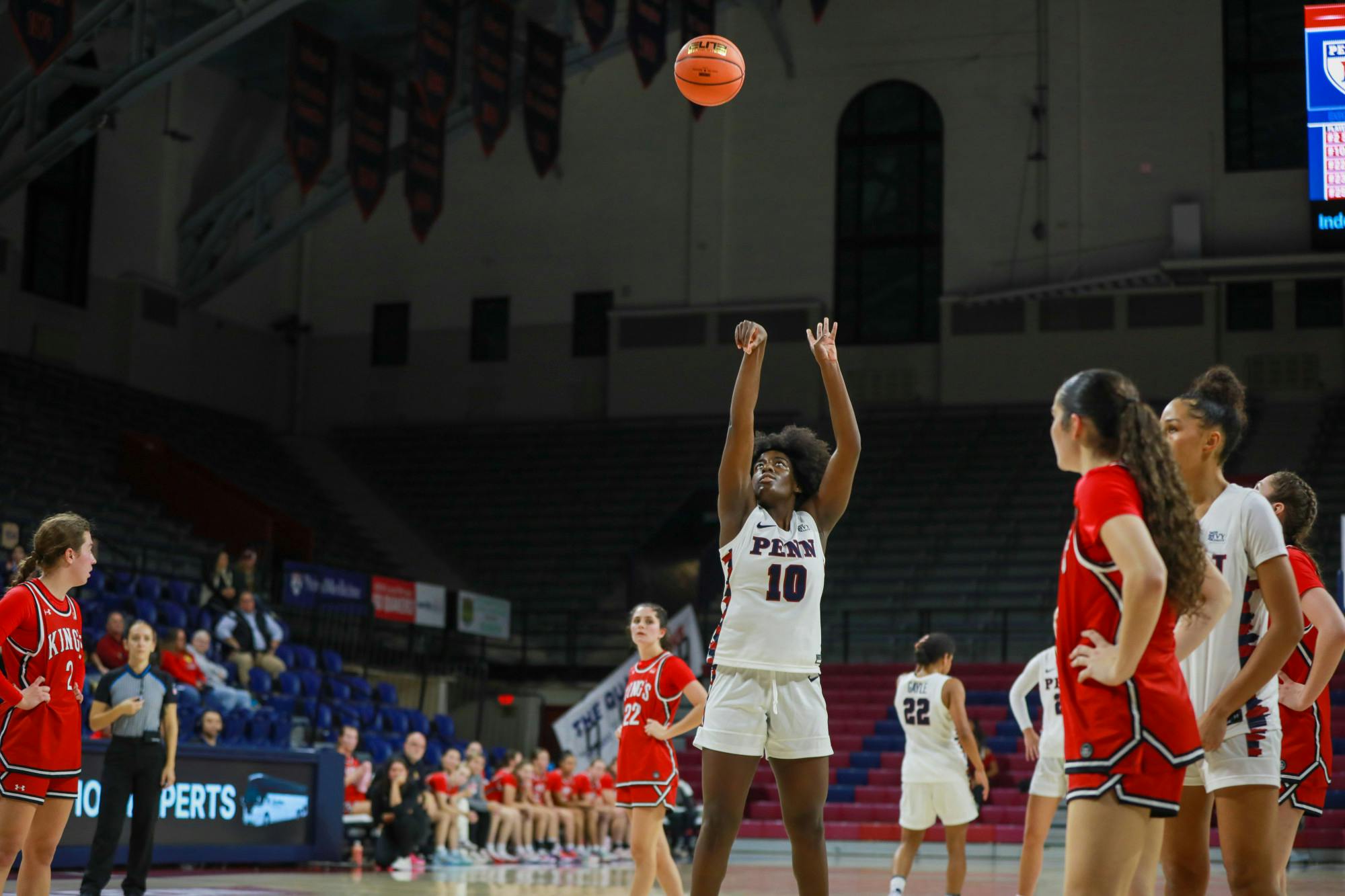11-7-25  women basketball vs kings (Yaelle De oliveira)-1.jpg