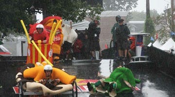 On the Scene | Braving the slippery slope - in style | With Slideshow