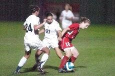 Resurgent W. Soccer says 'O' lacks flow