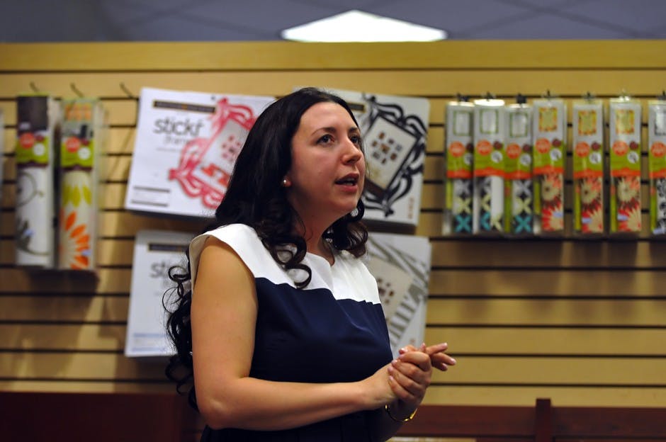 Chick Lit author dissects genre