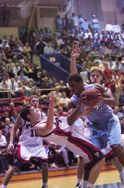 Quakers shown a clean pair of Heels