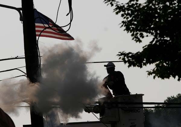 Online Update: Fire breaks out in 41st St. transformer