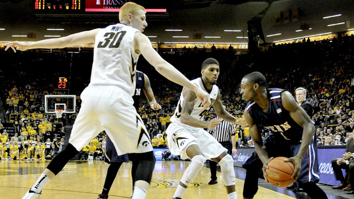 Hawkeyes destroy Penn basketball in Iowa, 86-55