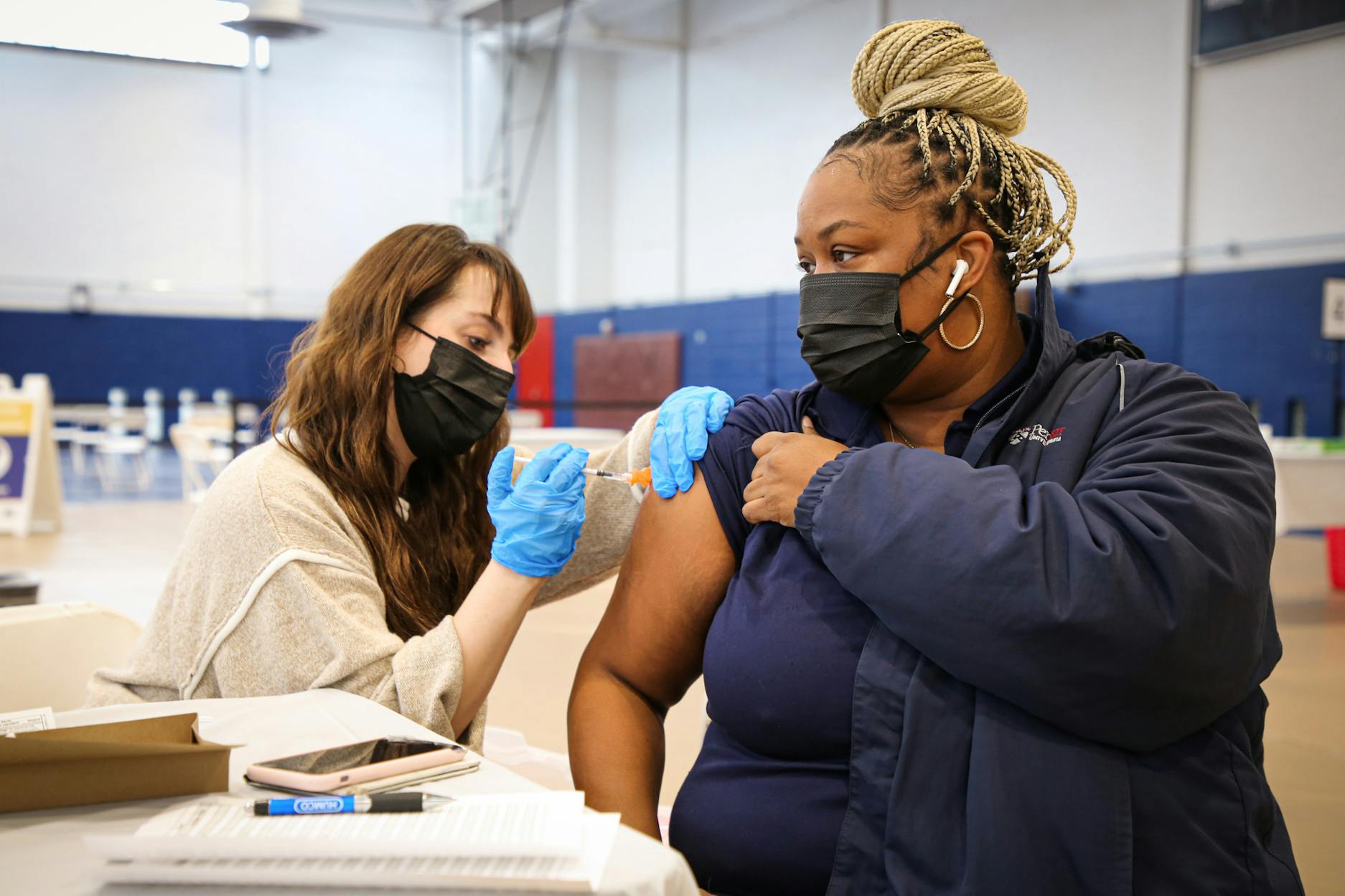 01-18-22 COVID-19 booster clinic (Jesse Zhang).jpg