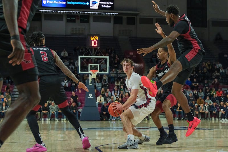 St. Joe&#39;s drubs Penn men&#39;s basketball 86-69 in Big 5 opener